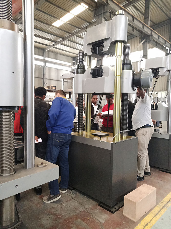 济南威廉希尔williamhill国外客户到厂验收试验机设备